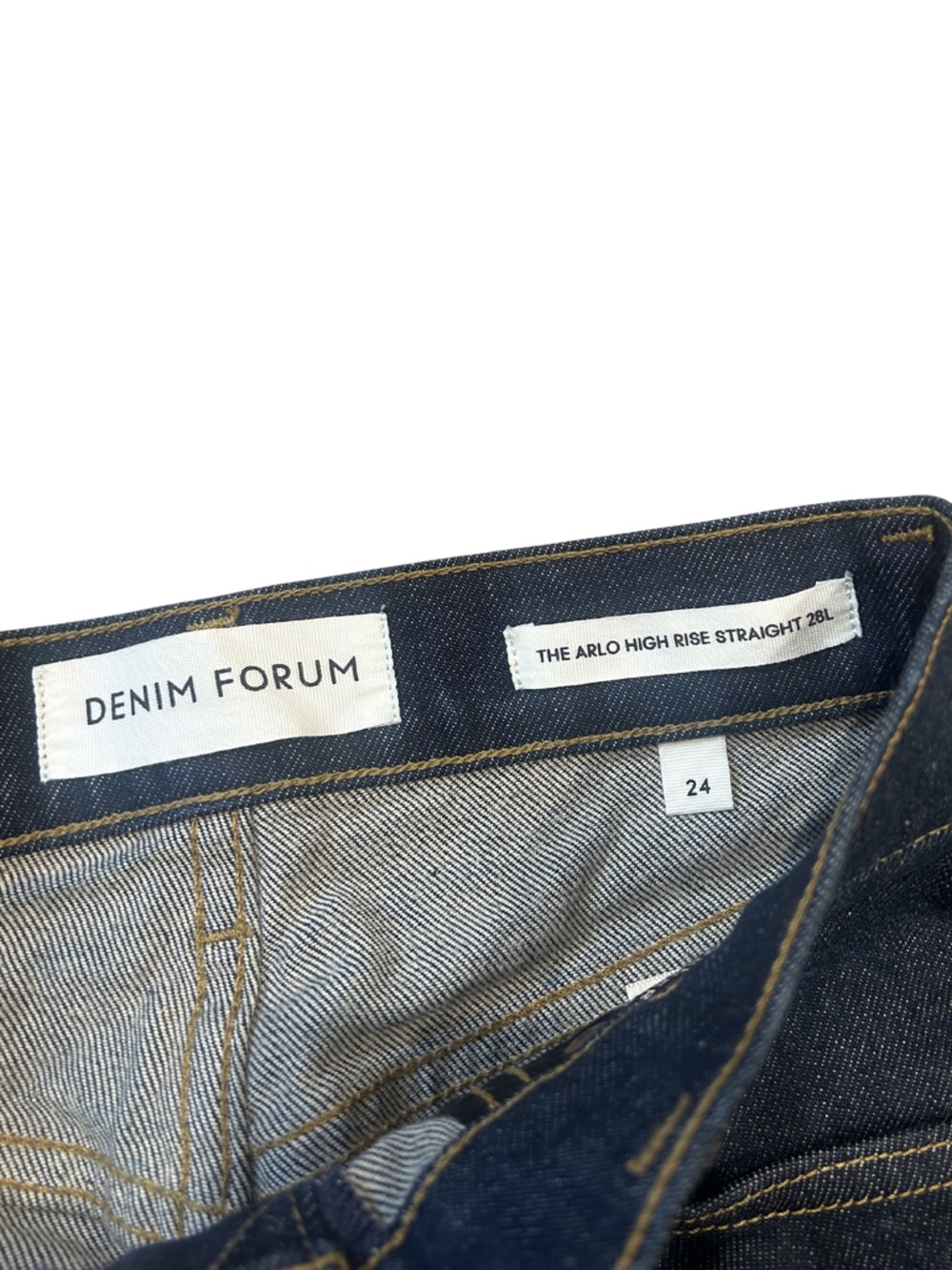 Aritzia x Denim Forum The Arlo High Rise Straight 28L Jeans | Dark Wash | 24 - Picture 3 of 5